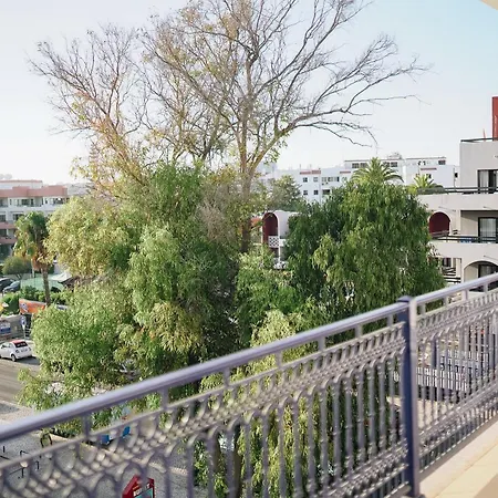 Wonderful Flats With Pool By Host Wise Appartamento
