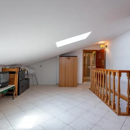 Wonderful Flats With Pool By Host Wise *