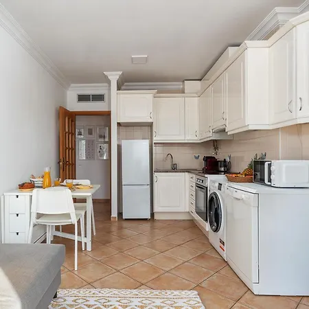 Wonderful Flats With Pool By Host Wise *