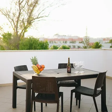 Wonderful Flats With Pool By Host Wise *