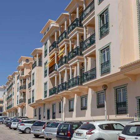 Wonderful Flats With Pool By Host Wise Apartment *
